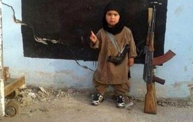 Ισλαμικό Κράτος: “Οι μικροί τζιχαντιστές φοβούνται μόνο τον Αλλάχ” (φωτο)