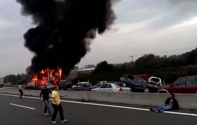 Μάχη για τη ζωή δίνει 18χρονη από την καραμπόλα στην Εγνατία