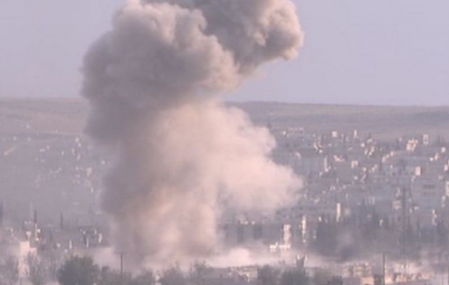 Σφυροκοπούν την Κομπάνι οι τζιχαντιστές – Νέοι βομβαρδισμοί