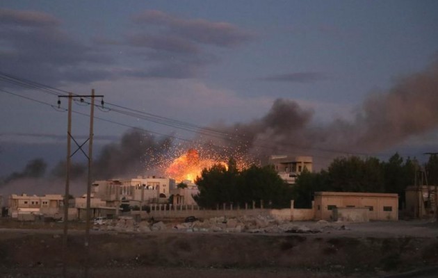 Κομπάνι: Διπλή επίθεση αυτοκτονίας στο κρίσιμο πέρασμα με την Τουρκία