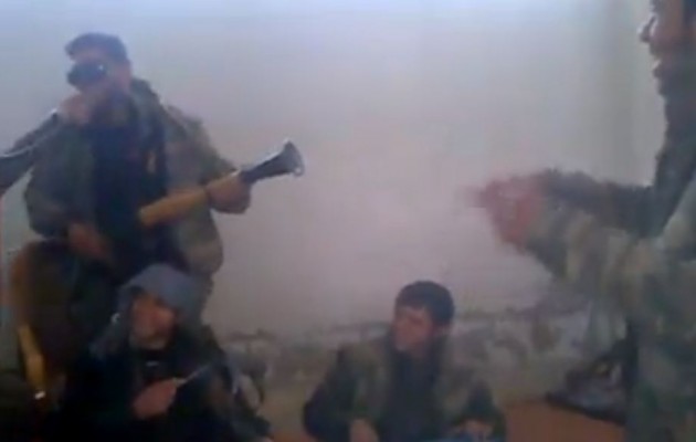 Διαδώστε το: “Κονσέρτο για πολυβόλα” – Όταν οι Κούρδοι μαχητές κάνουν χιούμορ