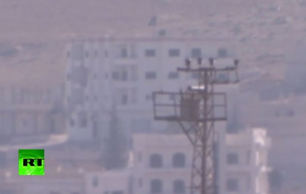 Κομπάνι: Βίντεο με το Ισλαμικό Κράτος να υψώνει τη σημαία