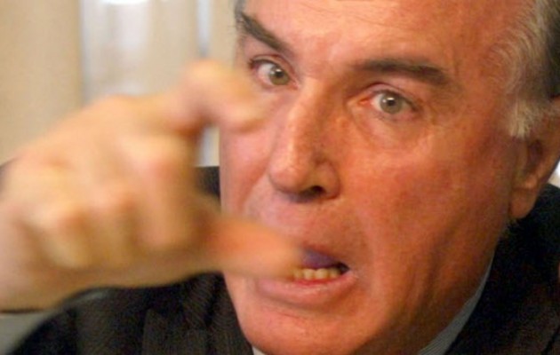 Τρόλαρε ο Κουλούρης στη Βουλή και φώναζε “το ΠΑΣΟΚ είμαι εγώ!”