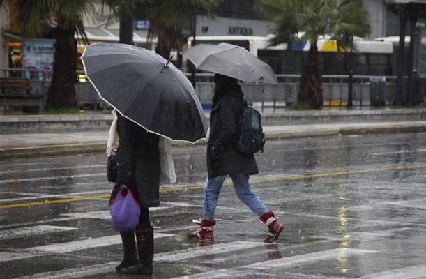 Συννεφιασμένο και βροχερό το Σάββατο σε όλη την Ελλάδα