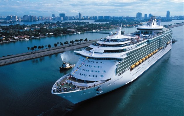 Κρουαζιερόπλοιο επιστρέφει στις ΗΠΑ λόγω Έμπολα