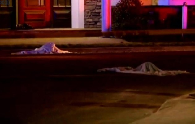 Αποκεφάλισε τη μητέρα του και κλωτσούσε το κεφάλι της στο δρόμο (φωτο + βίντεο)