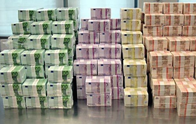 Υπουργείο Διοικητικής Μεταρρύθμισης: 1,5 δισ. ευρώ στο εξωτερικό από δημόσιους υπαλλήλους