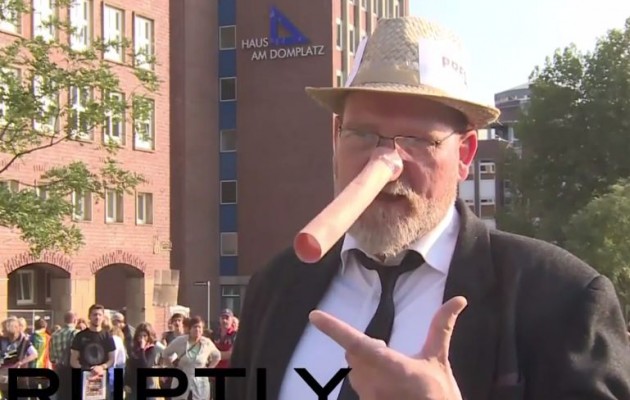 Διαδήλωση κατά του Spiegel: Γράφετε ψέμματα για την Ουκρανία (βίντεο)