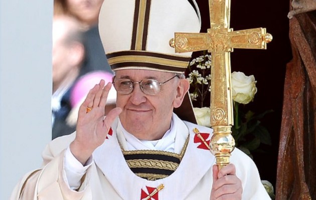 Ο Πάπας καταφέρθηκε ενάντια στους “σωτήρες” – Δεν μας είπε όμως ποιος ευθύνεται για τους “σωτήρες”