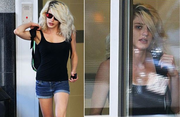 Την έψαχναν για ναρκωτικά, τη συνέλαβαν για κτηνοβασία (φωτογραφίες)