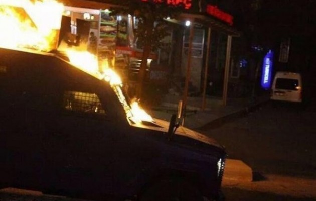 Οι Κούρδοι επιτίθενται σε αστυνομικά τμήματα – Χάος στην Τουρκία