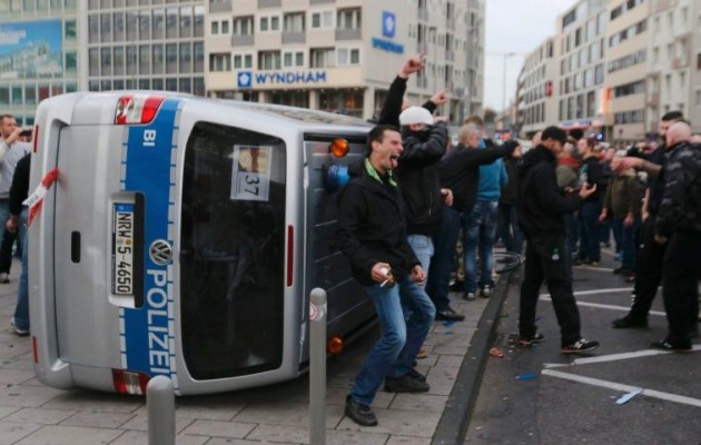 Μέτωπο των χούλιγκανς κατά των τζιχαντιστών – 44 τραυματίες (βίντεο)