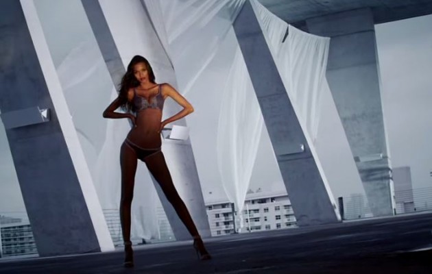 Σάλος με την νέα διαφήμιση της Victoria’s Secret  (βίντεο)