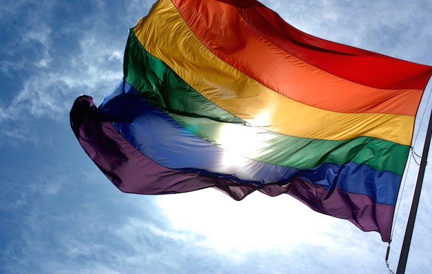 Σύμφωνο συμβίωσης και για τα ομόφυλα ζευγάρια