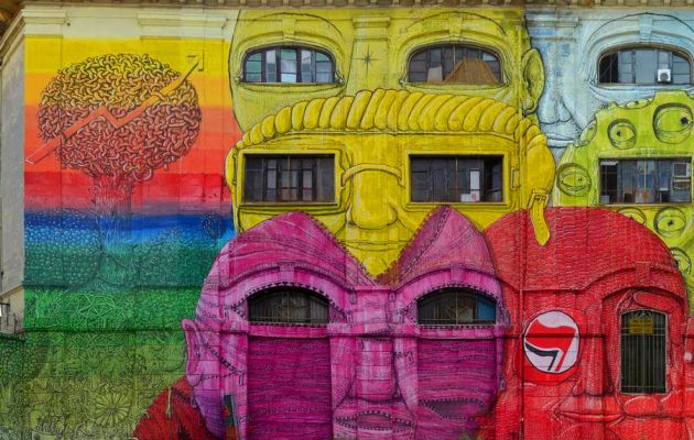 O street artist Blu και το γκράφιτι με τα 27 πρόσωπα