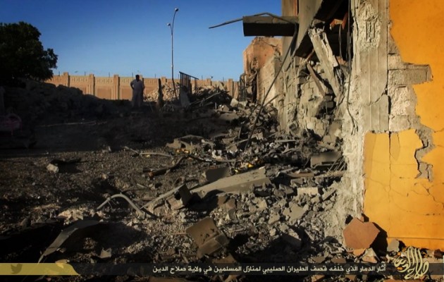 Το Ισλαμικό Κράτος δείχνει τι βομβάρδισαν οι ΗΠΑ (φωτογραφίες)