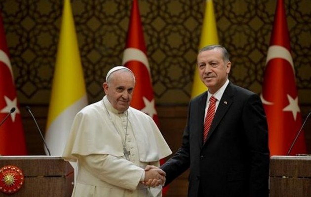 Πάπας προς Ερντογάν: Πρέπει να παλέψουμε κατά του εξτρεμισμού