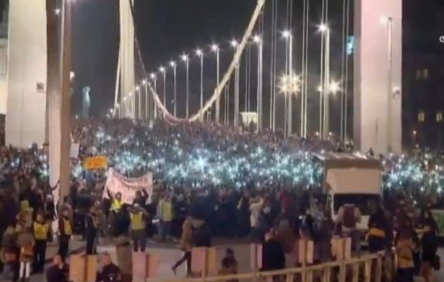 Ουγγαρία: Απέσυραν τον φόρο ίντερνετ – Θα έπεφτε η κυβέρνηση (βίντεο)