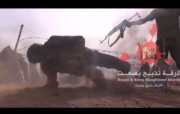 Ισλαμικό Κράτος: Έτσι εκπαιδεύουν τα παιδιά που αρπάζουν στη Ράκα (βίντεο)