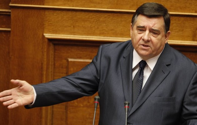 Δεν παραιτείται από αρχηγός του ΛΑΟΣ ο Καρατζαφέρης