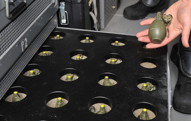 Γαλλία: Απαγόρευση χειροβομβίδων κρότου-λάμψης μετά το θάνατο διαδηλωτή