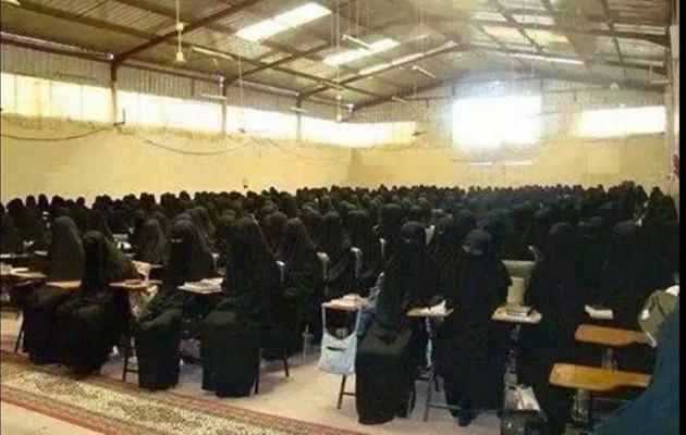 Το Ισλαμικό Κράτος έβαλε… μπούρκα στις φοιτήτριες