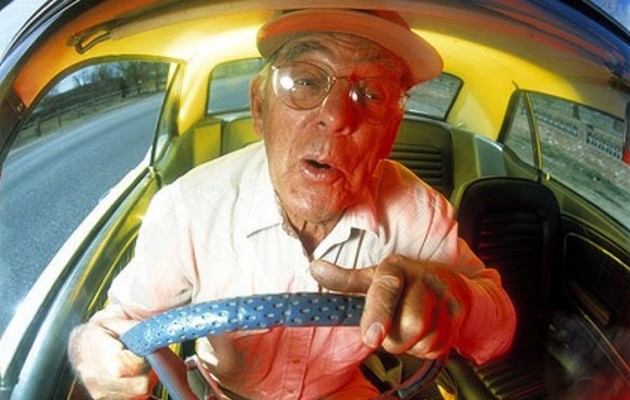 Ανανέωσαν το δίπλωμα οδήγησης σε παππού 101 ετών