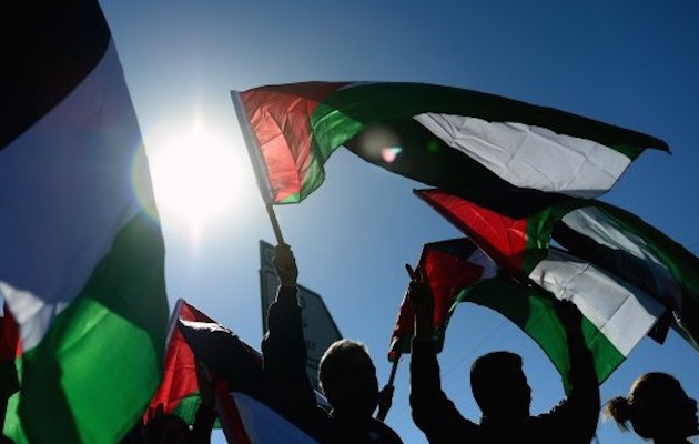 Η Παλαιστινιακή Αρχή τιμωρεί με κόψιμο μισθών δημοσίων υπαλλήλων και πρώην κρατούμενων τη Λωρίδα της Γάζας