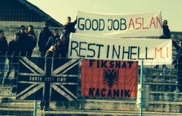 Κοσοβάροι οπαδοί ανάρτησαν πανό για τον Σέρβο: “Αναπαύσου στην κόλαση”