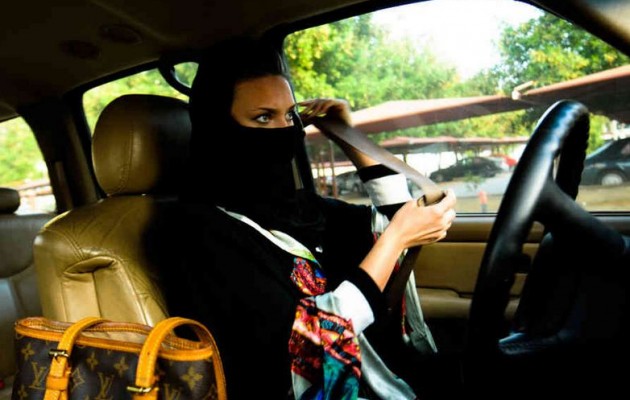 Ελεύθερες να οδηγούν οι γυναίκες στη Σαουδική Αραβία – Ξεχύθηκαν στους δρόμους