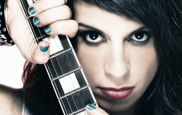 Πένυ Σκάρου: Η τραγουδίστρια που ακρωτηριάστηκε εξομολογείται και συγκινεί!