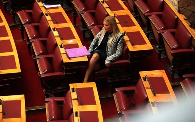 Μαρία Σταυρινούδη Σόδη: Τρελαίνει κόσμο στη Βουλή!…
