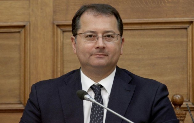 “Λεκτικές υπερβολές” λέει τώρα ο υφ. Παιδείας για το “Σου χρειάζεται Κασιδιάρης”