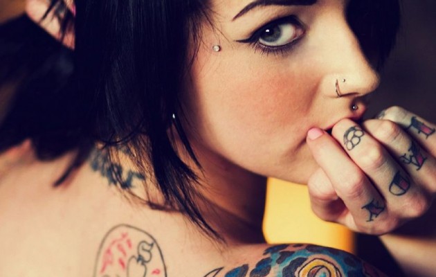 “Επικίνδυνες και καρκινονογόνες χρωστικές στα τατουάζ”