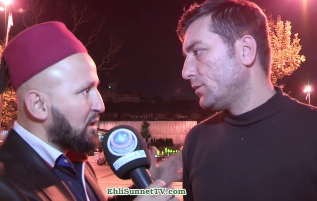 Ένας Τούρκος εξηγεί στην κάμερα γιατί υποστηρίζει το Ισλαμικό Κράτος