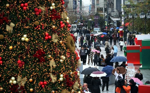Πόσα, που και πώς θα ξοδέψουν οι Έλληνες τα Χριστούγεννα