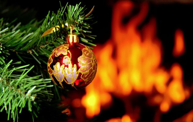 Τι να προσέξετε για να μην πάρει φωτιά ο εορταστικός στολισμός