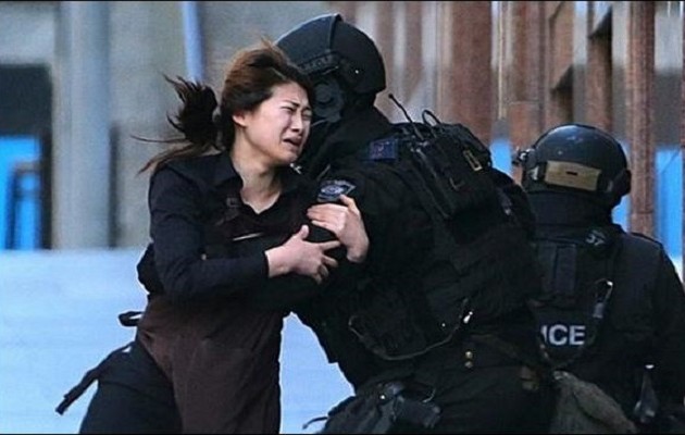 Στόχος να λήξει αναίμακτα η ομηρία στο Σίδνεϊ (φωτό)