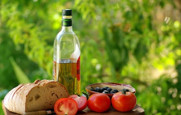 Η Μεσογειακή διατροφή παρατείνει τη ζωή