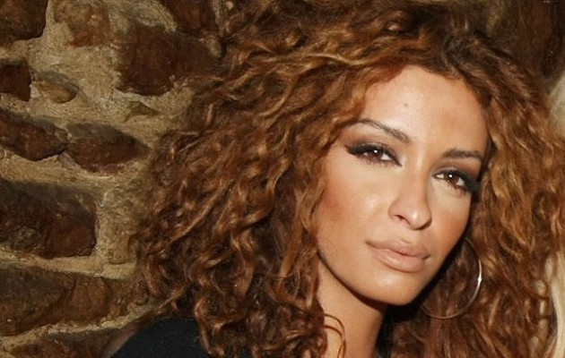 Η Φουρέιρα πόζαρε με τα εσώρουχα στον καθρέφτη (φωτο)