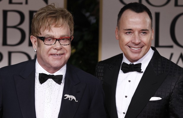 Ο Έλτον Τζον παντρεύτηκε τον σύντροφο του  Ντέιβιντ Φέρνις