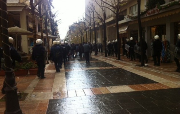 Σοβαρά επεισόδια στη διαδήλωση στο Αγρίνιο (φωτο + βίντεο)