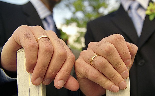 Αθανασίου: “Ο γάμος ομοφυλοφίλων είναι κόντρα στην ανθρώπινη φύση!”