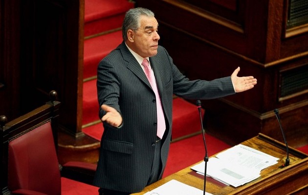 Γιακουμάτος: Να γίνουν εκλογές “για να τελειώνουμε μια για πάντα με αυτή την ιστορία”