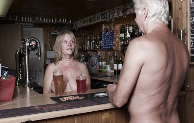 Γνωρίστε το Spielplatz: Το χωριό που ζουν μόνο γυμνιστές (φωτογραφίες)