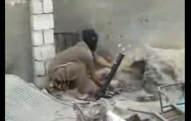 Τζιχαντιστής βομβαρδίζει με όλμο και ανατινάζεται μόνος του (βίντεο)