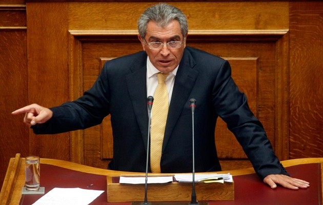 Ο Βασίλης Καπερνάρος κλίνει προς το “όχι” για την προεδρική εκλογή