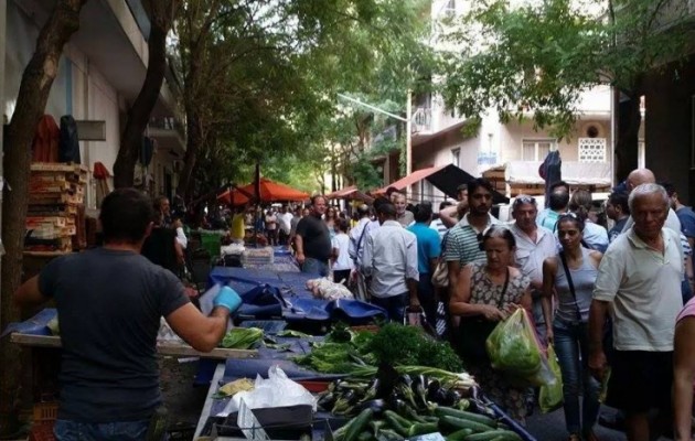 Πανικός σε Λαϊκή Αγορά – Αυτοκίνητο έπεσε πάνω σε πάγκους