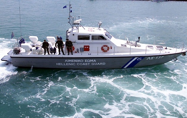Σκάφος με 200 μετανάστες δυτικά της Πύλου