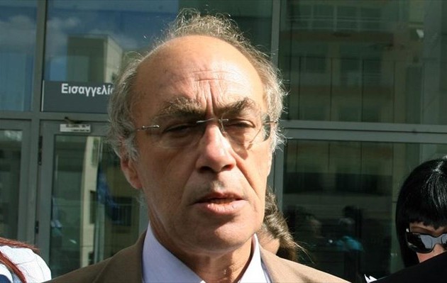 Ραγκούσης: Και το βραχιολάκι δέχεται ο Ρωμανός